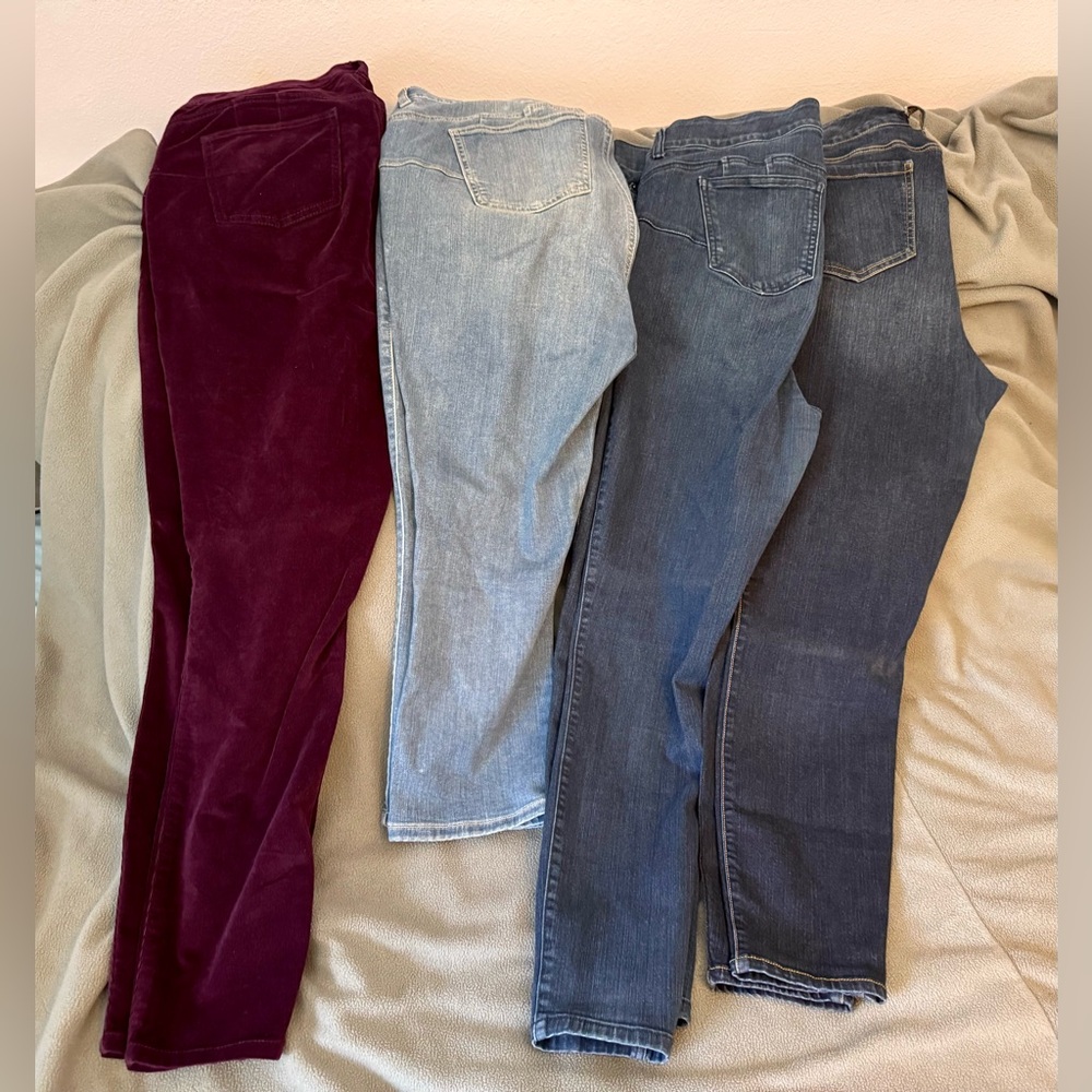 4 pairs Torrid Skinny Jeans Trio - Burgundy, Light & Dark Blue - size 14R